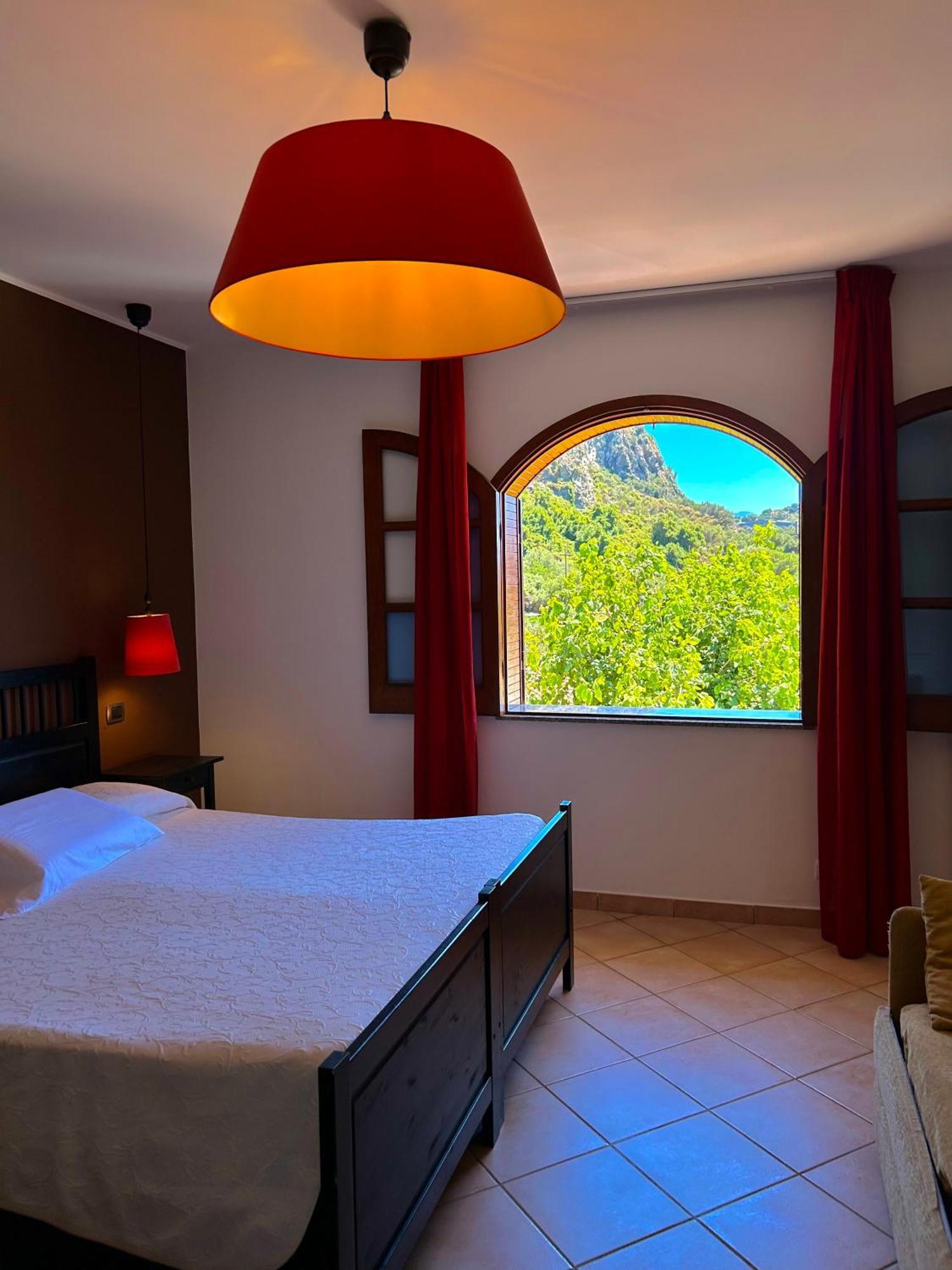 B&B Villa Rodriguez มิลาซโซ ภายนอก รูปภาพ