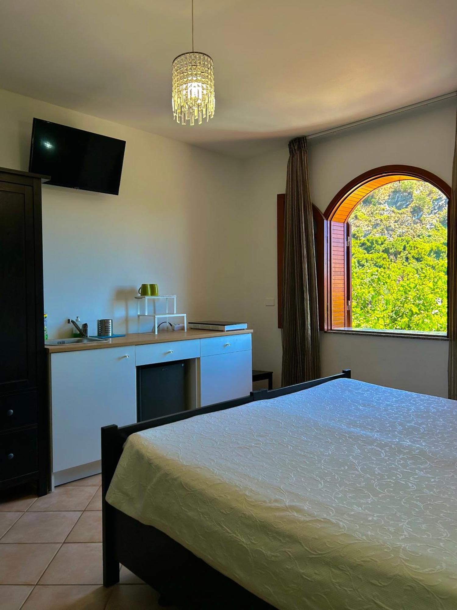 B&B Villa Rodriguez มิลาซโซ ภายนอก รูปภาพ