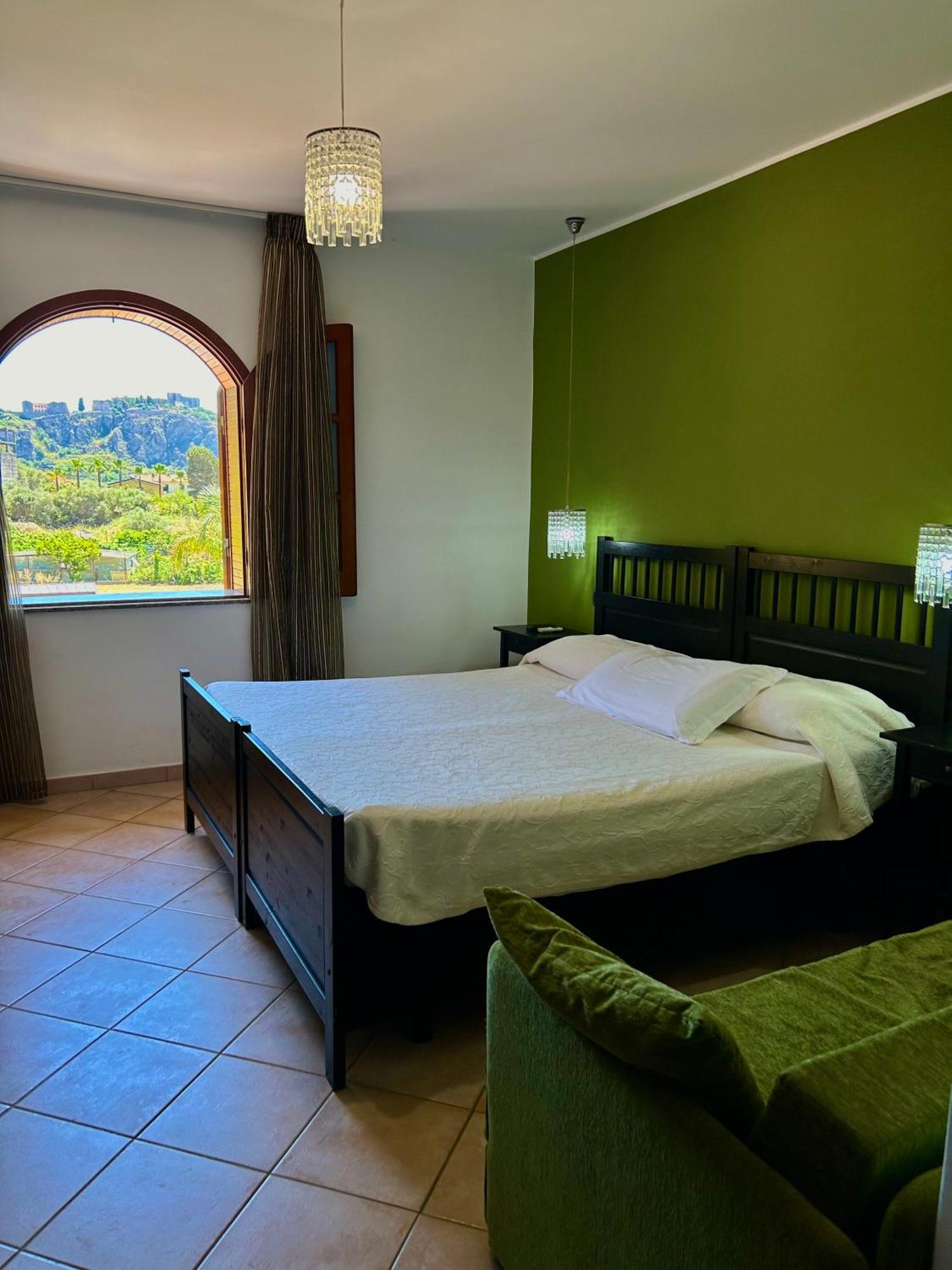 B&B Villa Rodriguez มิลาซโซ ภายนอก รูปภาพ